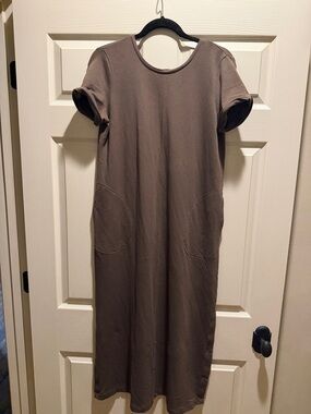 Pure Jill Short-Sleeve Midi Dress in Warm Taupe